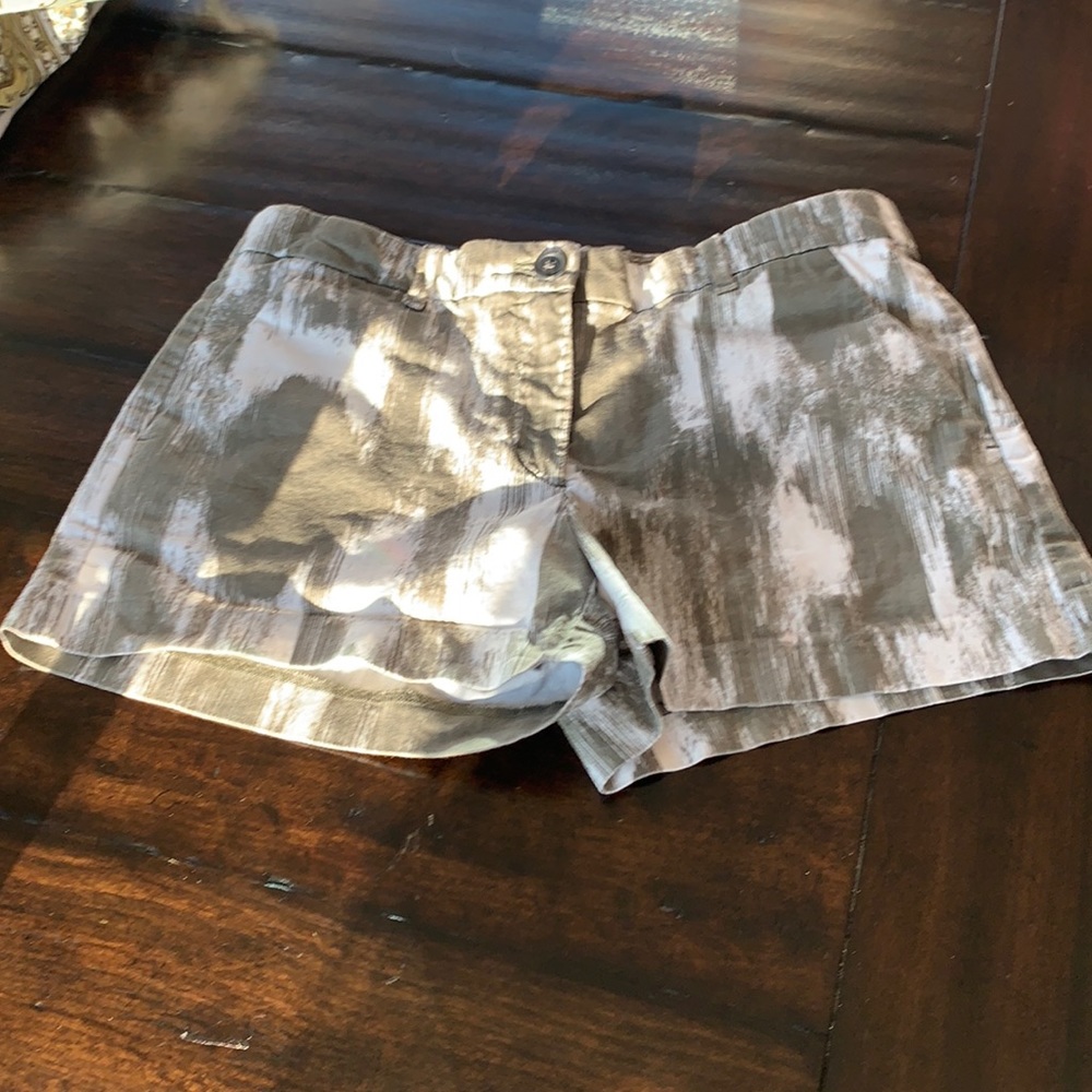 Gap khaki shorts